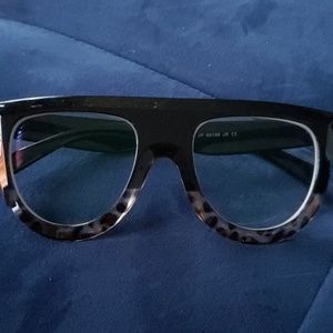 Black and Brown Tortoise Shell Glasses